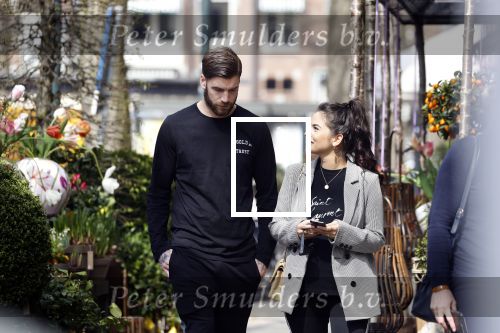 Amsterdam 10 april 2018
Monica Geuze ( zwanger) met haar vriend Lars Veldwijk op de cornelis schuytstraat