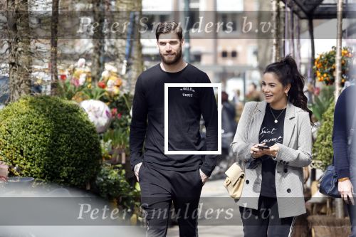 Amsterdam 10 april 2018
Monica Geuze ( zwanger) met haar vriend Lars Veldwijk op de cornelis schuytstraat