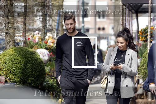 Amsterdam 10 april 2018
Monica Geuze ( zwanger) met haar vriend Lars Veldwijk op de cornelis schuytstraat