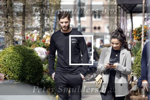 Amsterdam 10 april 2018
Monica Geuze ( zwanger) met haar vriend Lars Veldwijk op de cornelis schuytstraat