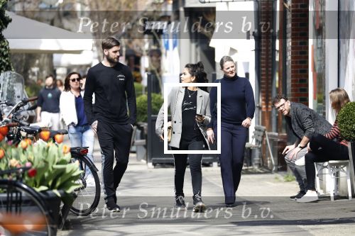 Amsterdam 10 april 2018
Monica Geuze ( zwanger) met haar vriend Lars Veldwijk op de cornelis schuytstraat
