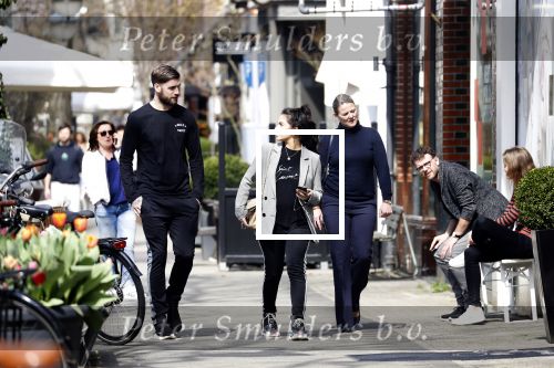Amsterdam 10 april 2018
Monica Geuze ( zwanger) met haar vriend Lars Veldwijk op de cornelis schuytstraat