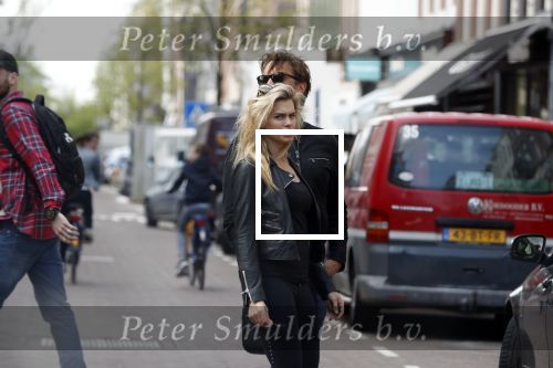 Amsterdam 23 april 2018
Nicolette v Dam met man Bas Smit op de pc hooftstraat.