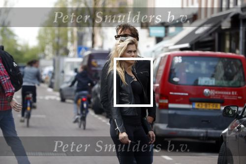 Amsterdam 23 april 2018
Nicolette v Dam met man Bas Smit op de pc hooftstraat.