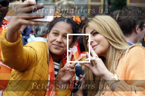 Groningen 27 april 2018
Koningsdag in Groningen met Koning Willem Alexander Koningin Maxima prinses Amalia Arian Alexia . Verder ook aanwezig Prins Maurits Prinses Marilene Prins Bernhard Prinses Annette Prins Floris Prinses Aimee en prins Pieter Christiaan. Olcay Gulsen