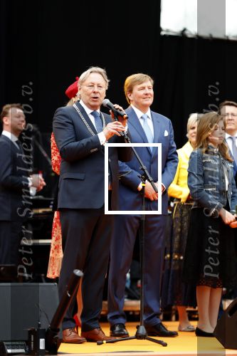 Groningen 27 april 2018
Koningsdag in Groningen met Koning Willem Alexander Koningin Maxima prinses Amalia Arian Alexia . Verder ook aanwezig Prins Maurits Prinses Marilene Prins Bernhard Prinses Annette Prins Floris Prinses Aimee en prins Pieter Christiaan.
