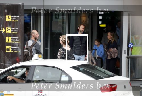 Ibiza 28 april 2018
Prinses Margarita met haar man Tjalling ten Cate en hun dochters Paola en Julia op het viegveld van ibiza