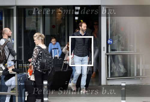 Ibiza 28 april 2018
Prinses Margarita met haar man Tjalling ten Cate en hun dochters Paola en Julia op het viegveld van ibiza