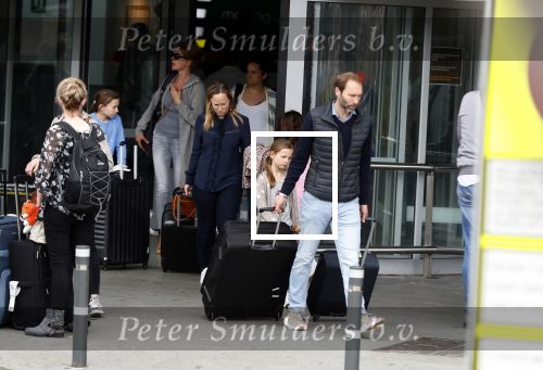 Ibiza 28 april 2018
Prinses Margarita met haar man Tjalling ten Cate en hun dochters Paola en Julia op het viegveld van ibiza