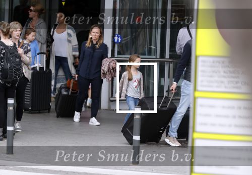 Ibiza 28 april 2018
Prinses Margarita met haar man Tjalling ten Cate en hun dochters Paola en Julia op het viegveld van ibiza