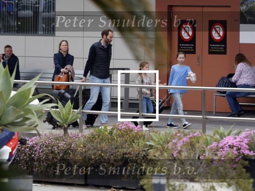 Ibiza 28 april 2018
Prinses Margarita met haar man Tjalling ten Cate en hun dochters Paola en Julia op het viegveld van ibiza