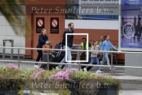 Ibiza 28 april 2018
Prinses Margarita met haar man Tjalling ten Cate en hun dochters Paola en Julia op het viegveld van ibiza