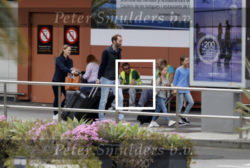 Ibiza 28 april 2018
Prinses Margarita met haar man Tjalling ten Cate en hun dochters Paola en Julia op het viegveld van ibiza