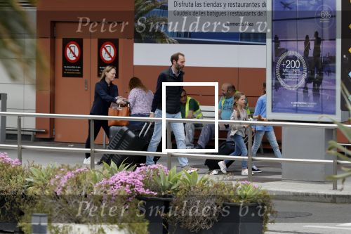 Ibiza 28 april 2018
Prinses Margarita met haar man Tjalling ten Cate en hun dochters Paola en Julia op het viegveld van ibiza