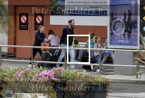 Ibiza 28 april 2018
Prinses Margarita met haar man Tjalling ten Cate en hun dochters Paola en Julia op het viegveld van ibiza