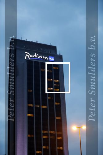 Hamburg 13 april 2018
Sylvie Meis viert haar 40e verjaardag oa met haar vader en moeder en haar broer Daniel. Ze gingen smiddags lunchen in Restaurant Daniel en s avonds was het feest in hotel Radisson Blue in Hamburg.