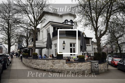 Hamburg 13 april 2018
Sylvie Meis viert haar 40e verjaardag oa met haar vader en moeder en haar broer Daniel. Ze gingen smiddags lunchen in Restaurant Hennyâ€™s en s avonds was het feest in hotel Radisson Blue in Hamburg.