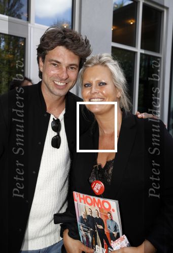 Amsterdam 25 september 2018
Presentatie lâ€™Homo van het blad Linda in Hotel Arena. Linda de Mol reikt het eerste exemplaar uit aan Erwin Olaf Hans v Manen en Hans Klok . Rick Brandsteder en Antoinette Scheulderman