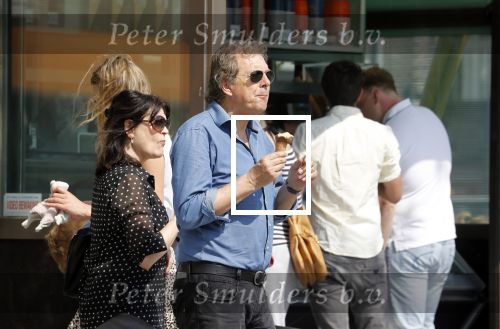 Amsterdam 22 april 2018
Robert ten Brink zijn vrouw Roos en hun kleinzoon eten ijsje