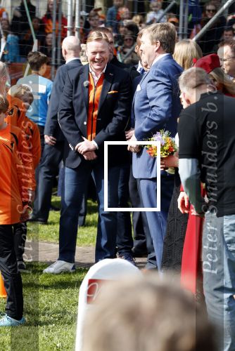 Groningen 27 april 2018
Koningsdag in Groningen met Koning Willem Alexander Koningin Maxima prinses Amalia Arian Alexia . Verder ook aanwezig Prins Maurits Prinses Marilene Prins Bernhard Prinses Annette Prins Floris Prinses Aimee en prins Pieter Christiaan. Ronald Koeman