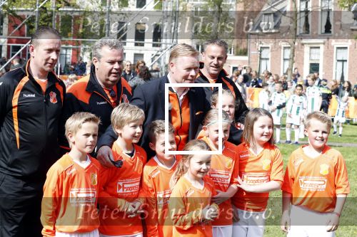 Groningen 27 april 2018
Koningsdag in Groningen met Koning Willem Alexander Koningin Maxima prinses Amalia Arian Alexia . Verder ook aanwezig Prins Maurits Prinses Marilene Prins Bernhard Prinses Annette Prins Floris Prinses Aimee en prins Pieter Christiaan. Ronald Koeman