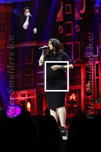 Amsterdam 14 april 2018
Heel holland zingt Hazes in het ziggo dome met oa Andre Hazes Jr Jeroen v d Boom Xander de Buisonje Roxeanne Hazes (zwanger) Peter Beense Trijntje Oosterhuis Danny de Munk Silver Metz en Barry Hay.