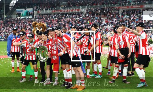 Eindhoven, 15 April 2018
PSV-AJAX, eindstand 3-0 en Landskampioen Seizoen 2017-2018
Santiago Arias