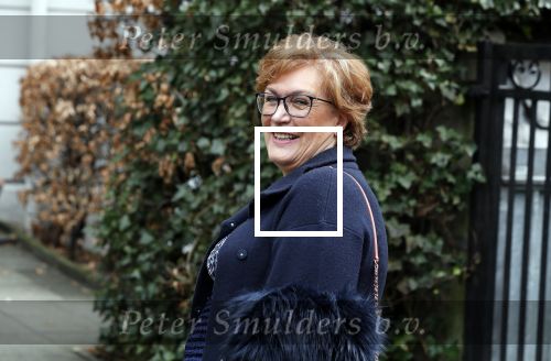 Hamburg 13 april 2018
Sylvie Meis viert haar 40e verjaardag oa met haar vader en moeder en haar broer Daniel. Ze gingen smiddags lunchen in Restaurant Daniel en s avonds was het feest in hotel Radisson Blue in Hamburg. Medium Sarina Bruens