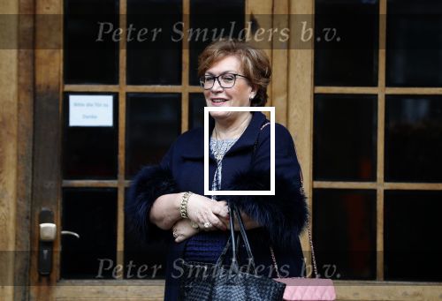 Hamburg 13 april 2018
Sylvie Meis viert haar 40e verjaardag oa met haar vader en moeder en haar broer Daniel. Ze gingen smiddags lunchen in Restaurant Daniel en s avonds was het feest in hotel Radisson Blue in Hamburg. Medium Sarina Bruens