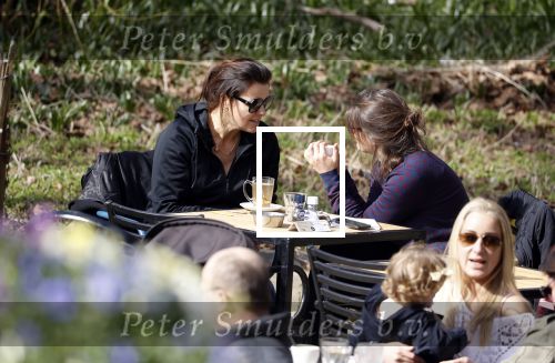 Amsterdam 7 april 2018
Susan Visser met vriendin en hondje in het Vondelpark