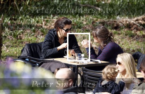 Amsterdam 7 april 2018
Susan Visser met vriendin en hondje in het Vondelpark