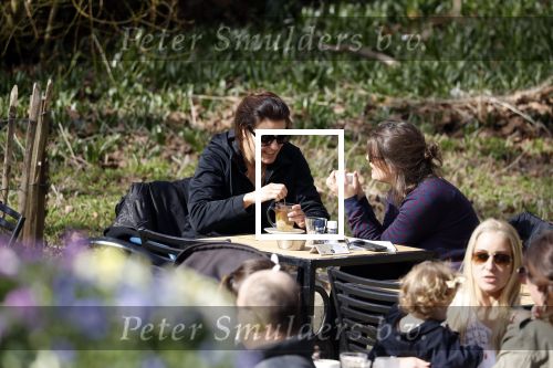Amsterdam 7 april 2018
Susan Visser met vriendin en hondje in het Vondelpark