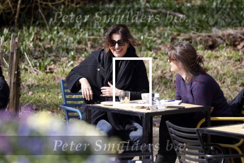 Amsterdam 7 april 2018
Susan Visser met vriendin en hondje in het Vondelpark