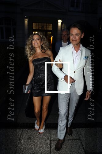 Hamburg 13 april 2018
Sylvie Meis viert haar 40e verjaardag oa met haar vader en moeder en haar broer Daniel. Ze gingen smiddags lunchen in Restaurant Daniel en s avonds was het feest in hotel Radisson Blue in Hamburg.