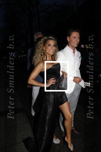 Hamburg 13 april 2018
Sylvie Meis viert haar 40e verjaardag oa met haar vader en moeder en haar broer Daniel. Ze gingen smiddags lunchen in Restaurant Daniel en s avonds was het feest in hotel Radisson Blue in Hamburg.