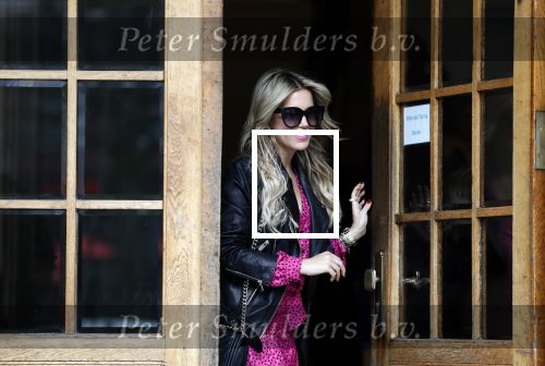 Hamburg 13 april 2018
Sylvie Meis viert haar 40e verjaardag oa met haar vader en moeder en haar broer Daniel. Ze gingen smiddags lunchen in Restaurant Daniel en s avonds was het feest in hotel Radisson Blue in Hamburg.