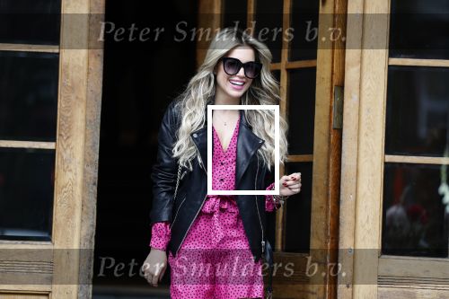 Hamburg 13 april 2018
Sylvie Meis viert haar 40e verjaardag oa met haar vader en moeder en haar broer Daniel. Ze gingen smiddags lunchen in Restaurant Daniel en s avonds was het feest in hotel Radisson Blue in Hamburg.