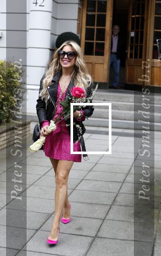 Hamburg 13 april 2018
Sylvie Meis viert haar 40e verjaardag oa met haar vader en moeder en haar broer Daniel. Ze gingen smiddags lunchen in Restaurant Daniel en s avonds was het feest in hotel Radisson Blue in Hamburg.