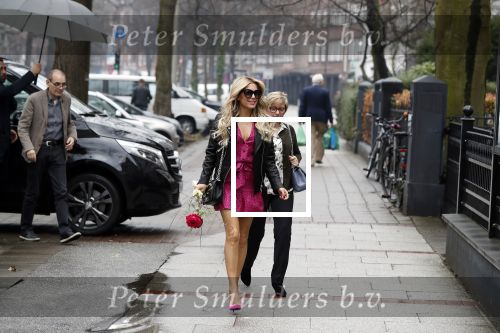 Hamburg 13 april 2018
Sylvie Meis viert haar 40e verjaardag oa met haar vader en moeder en haar broer Daniel. Ze gingen smiddags lunchen in Restaurant Daniel en s avonds was het feest in hotel Radisson Blue in Hamburg.