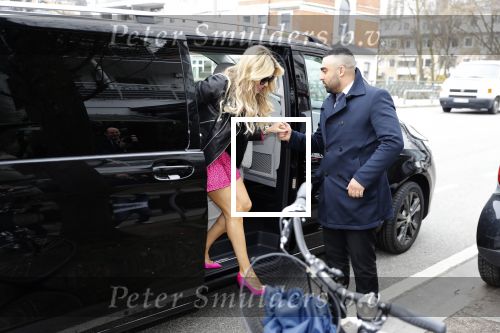 Hamburg 13 april 2018
Sylvie Meis viert haar 40e verjaardag oa met haar vader en moeder en haar broer Daniel. Ze gingen smiddags lunchen in Restaurant Daniel en s avonds was het feest in hotel Radisson Blue in Hamburg.