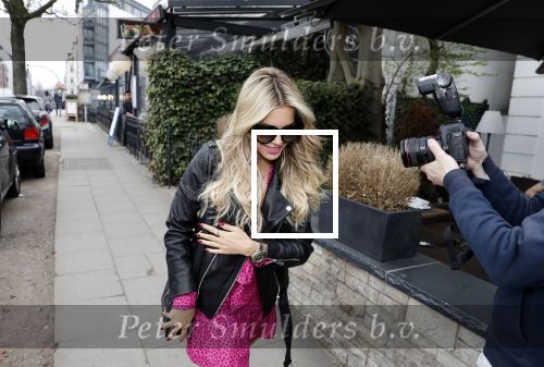 Hamburg 13 april 2018
Sylvie Meis viert haar 40e verjaardag oa met haar vader en moeder en haar broer Daniel. Ze gingen smiddags lunchen in Restaurant Daniel en s avonds was het feest in hotel Radisson Blue in Hamburg.