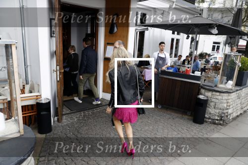 Hamburg 13 april 2018
Sylvie Meis viert haar 40e verjaardag oa met haar vader en moeder en haar broer Daniel. Ze gingen smiddags lunchen in Restaurant Daniel en s avonds was het feest in hotel Radisson Blue in Hamburg.