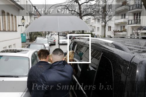 Hamburg 13 april 2018
Sylvie Meis viert haar 40e verjaardag oa met haar vader en moeder en haar broer Daniel. Ze gingen smiddags lunchen in Restaurant Daniel en s avonds was het feest in hotel Radisson Blue in Hamburg.