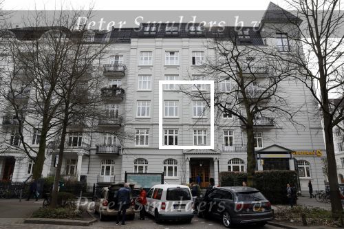 Hamburg 13 april 2018
Sylvie Meis viert haar 40e verjaardag oa met haar vader en moeder en haar broer Daniel. Ze gingen smiddags lunchen in Restaurant Daniel en s avonds was het feest in hotel Radisson Blue in Hamburg. Sylvie haar bedrijf zit in het zelfde appartementen complex als waar ze ook woont