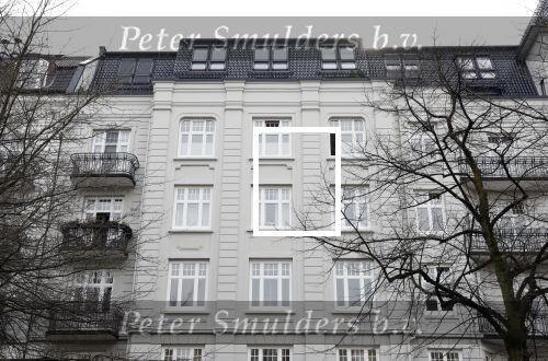 Hamburg 13 april 2018
Sylvie Meis viert haar 40e verjaardag oa met haar vader en moeder en haar broer Daniel. Ze gingen smiddags lunchen in Restaurant Daniel en s avonds was het feest in hotel Radisson Blue in Hamburg. Sylvie haar bedrijf zit in het zelfde appartementen complex als waar ze ook woont