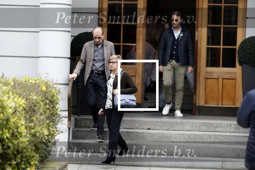 Hamburg 13 april 2018
Sylvie Meis viert haar 40e verjaardag oa met haar vader en moeder en haar broer Daniel. Ze gingen smiddags lunchen in Restaurant Daniel en s avonds was het feest in hotel Radisson Blue in Hamburg.