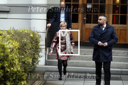 Hamburg 13 april 2018
Sylvie Meis viert haar 40e verjaardag oa met haar vader en moeder en haar broer Daniel. Ze gingen smiddags lunchen in Restaurant Daniel en s avonds was het feest in hotel Radisson Blue in Hamburg.