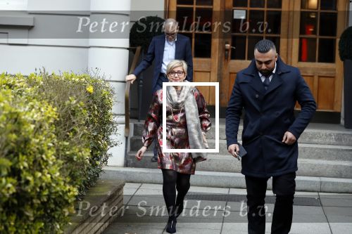 Hamburg 13 april 2018
Sylvie Meis viert haar 40e verjaardag oa met haar vader en moeder en haar broer Daniel. Ze gingen smiddags lunchen in Restaurant Daniel en s avonds was het feest in hotel Radisson Blue in Hamburg.