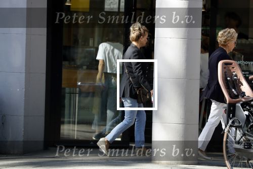 Amsterdam 8 mei 2018 
Tatjana Simic met haar moeder en een vriendin op terras.