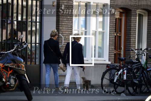 Amsterdam 8 mei 2018 
Tatjana Simic met haar moeder en een vriendin op terras.